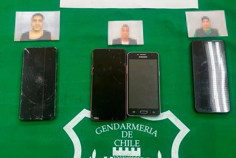 Incautan Armas Cortopunzantes Y Celulares A Miembros De Los Gallegos